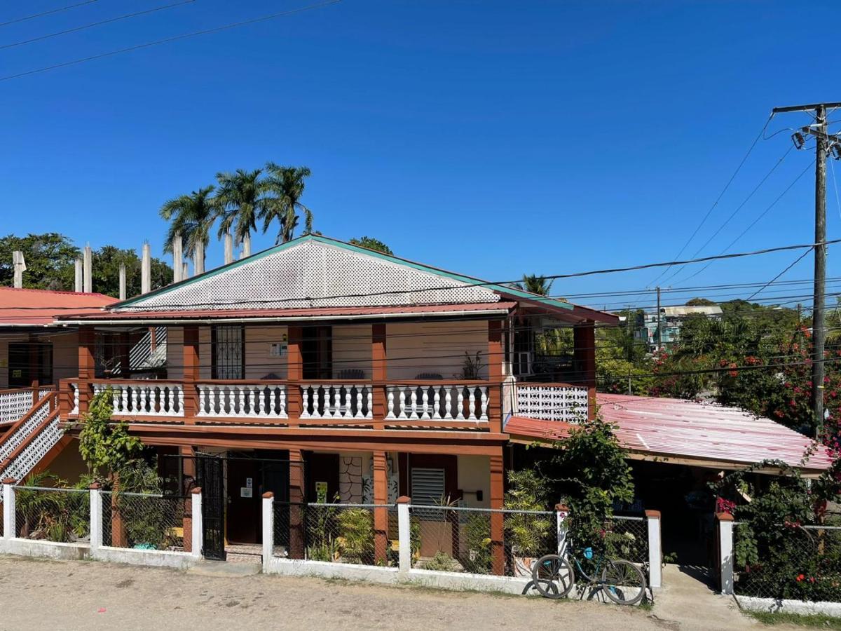 Saint Charles Inn, Belize Central America Пунта-Горда Экстерьер фото