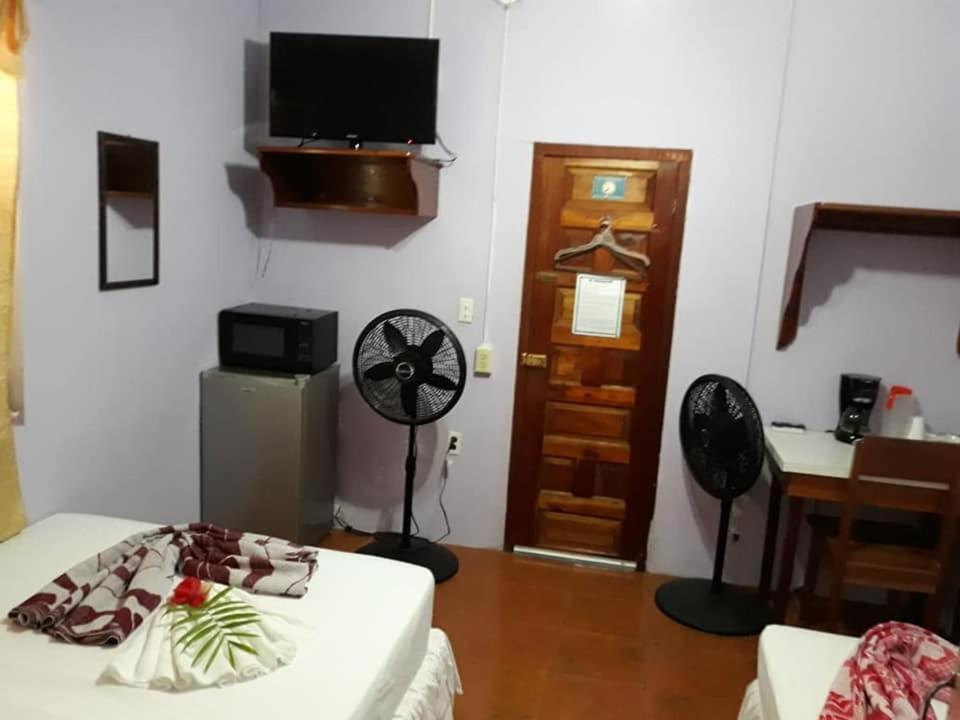 Saint Charles Inn, Belize Central America Пунта-Горда Экстерьер фото
